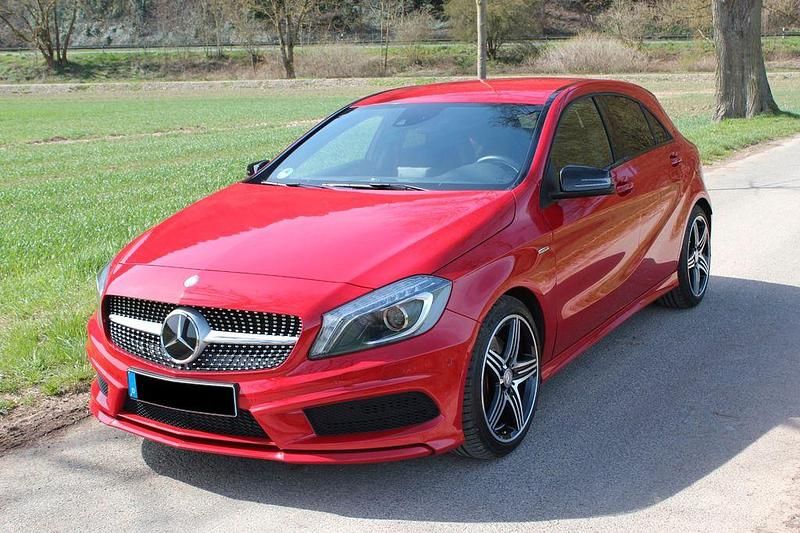 Gebraucht Mercedes A250 211 PS (155 kW) 2013 Rot Limousine