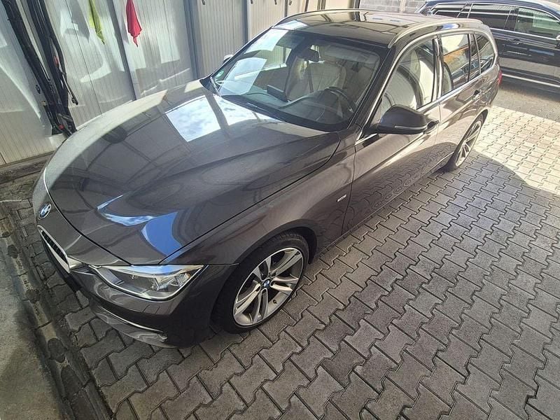 Braun Gebraucht 2013 BMW 318 Luxury Line Kombi | 9.200 € (Fairer Preis) - Bild 1/4