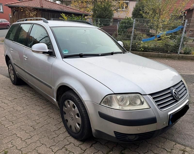 Silber Gebraucht 2005 VW Passat Kombi | 700 € (Superpreis) - Bild 1/4