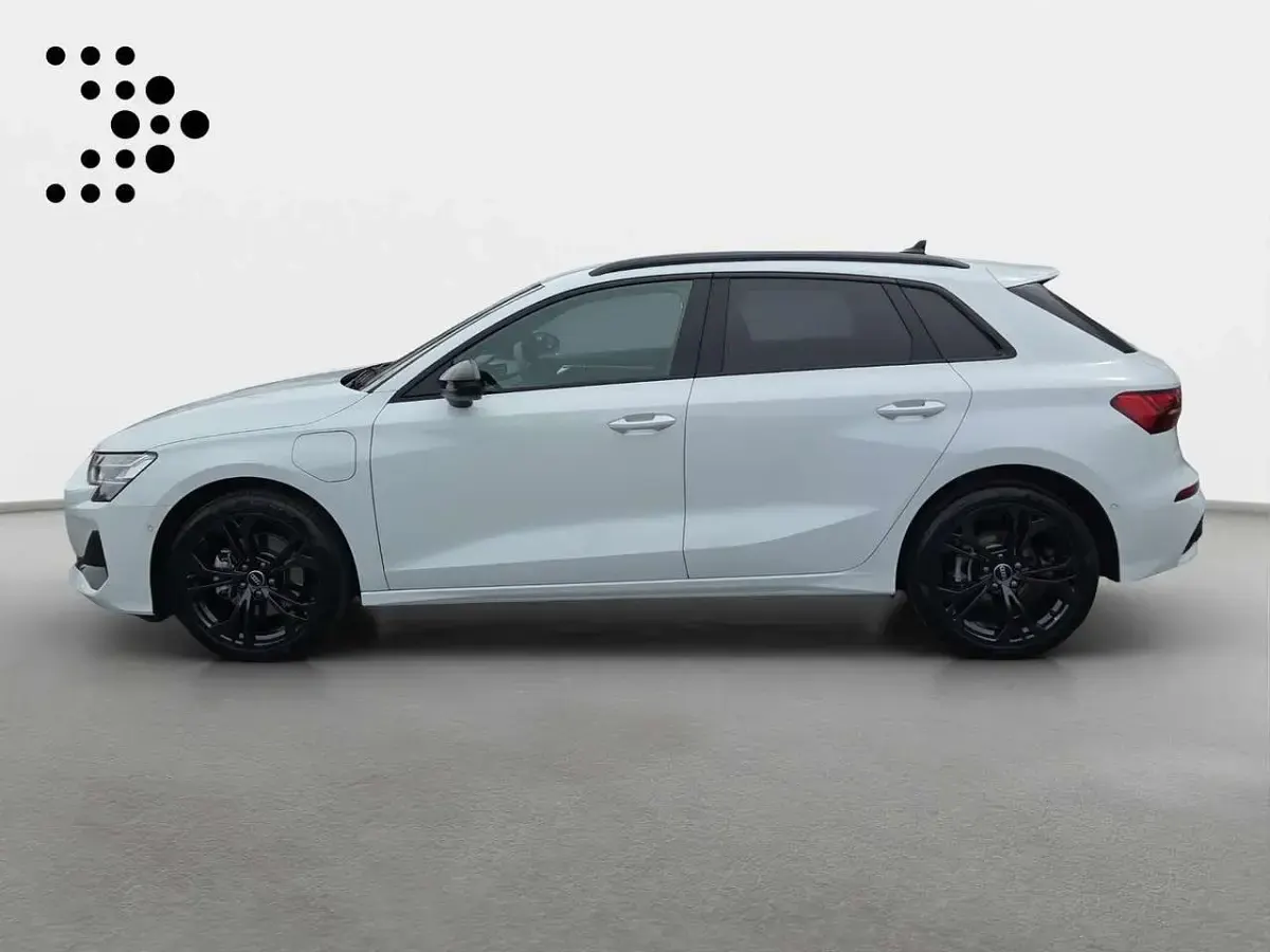 Używany Audi A3 Advanced 204 KM (150 kW) 2025 Biały Sedan/Limuzyna