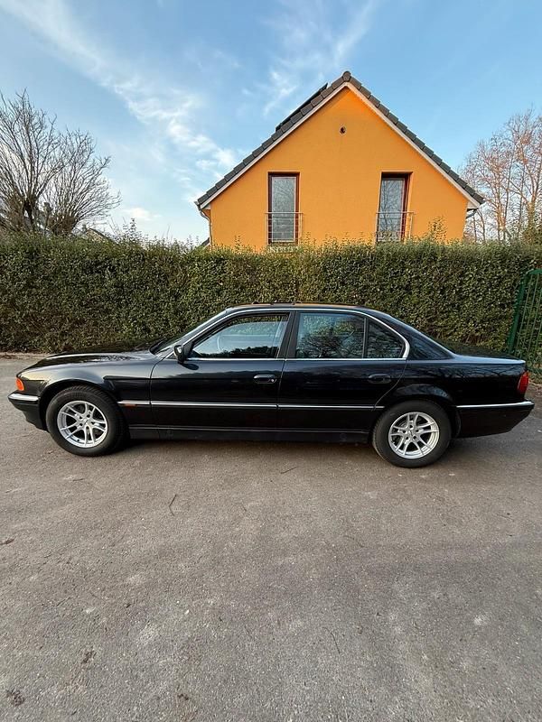 Gebraucht BMW 728 194 PS (142 kW) 1997 Schwarz Limousine