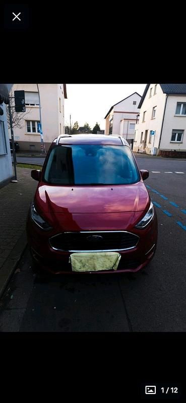 Rot Gebraucht 2018 Ford Tourneo Connect Titanium Van / Kleinbus | 14.600 € (Fairer Preis) - Bild 1/4
