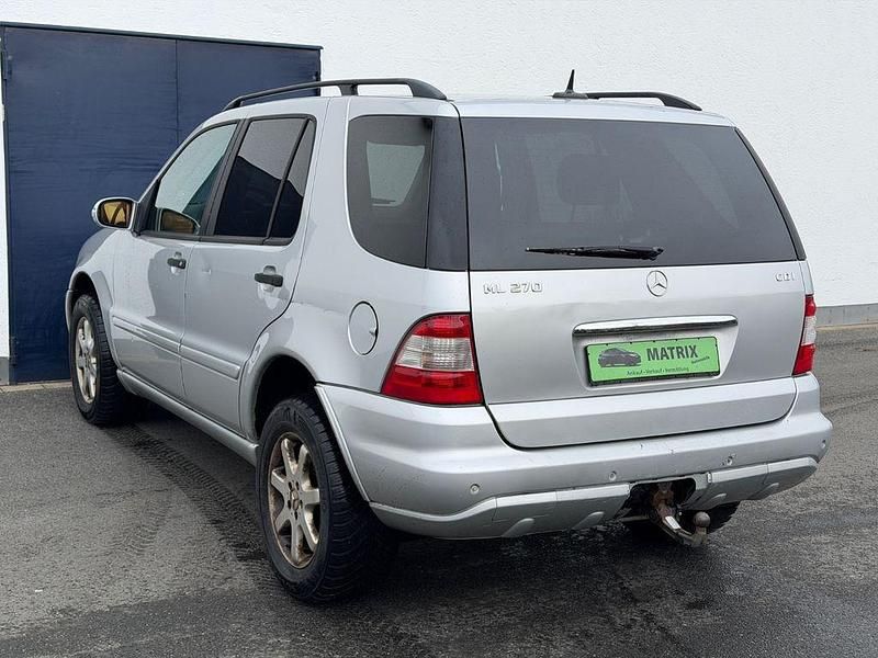 Gebraucht Mercedes ML270 163 PS (119 kW) 2004 Grau SUV