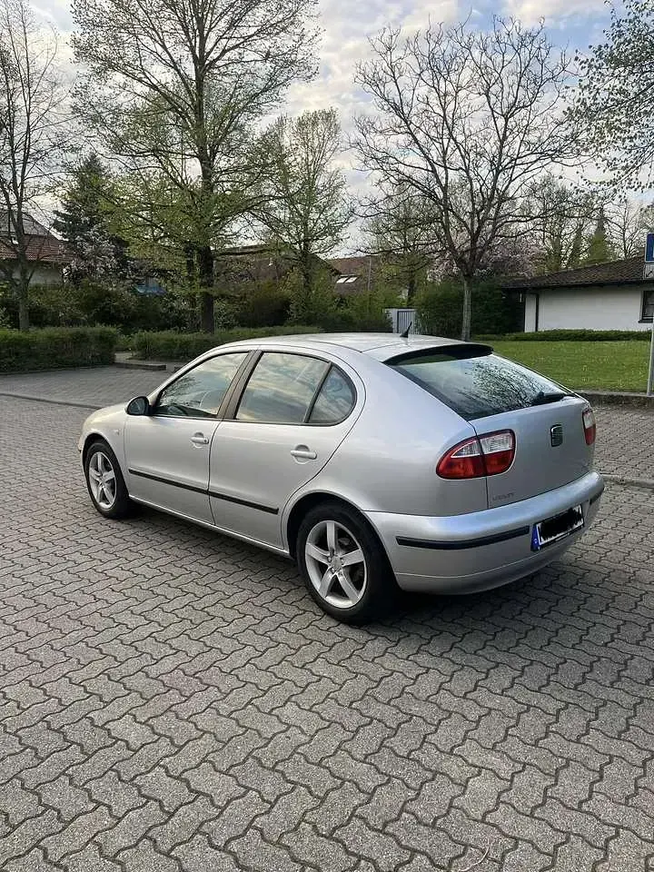 Usata Seat Leon 105 CV (77 kW) 2004 Argento Utilitaria