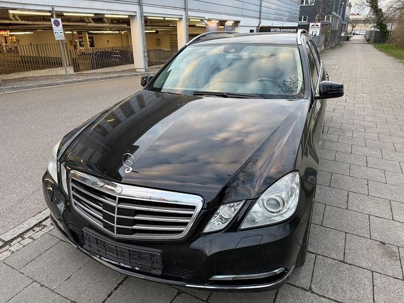 Gebraucht Mercedes E220 Elegance 170 PS (125 kW) 2011 Kombi