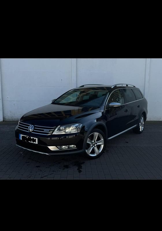 Schwarz Gebraucht 2012 VW Passat Alltrack Kombi | 7.890 € (Fairer Preis) - Bild 1/4