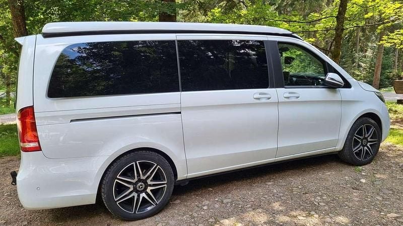 Weiß Gebraucht 2020 Mercedes V300 Edition 1 Van / Kleinbus | 49.950 € (Fairer Preis) - Bild 1/4