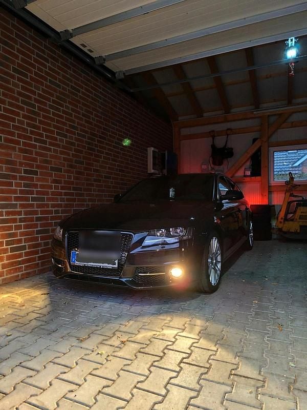 Schwarz Gebraucht 2010 Audi A4 S-Line Kombi | 8.250 € (Etwas zu teuer) - Bild 1/4