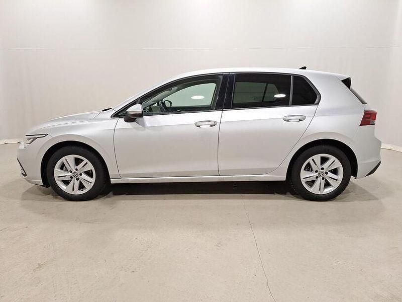Gebraucht VW Golf VIII Life 150 PS (110 kW) 2023 Reflexsilber metallic Limousine