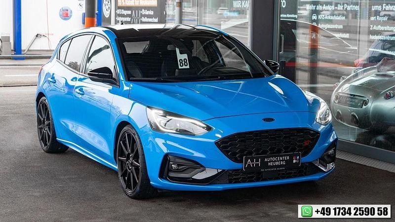 Blau Gebraucht 2022 Ford Focus ST Limousine | 28.990 € (Fairer Preis) - Bild 1/4