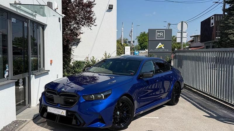 Neu BMW M5 Performance 585 PS (430 kW) 2026 Blau Limousine