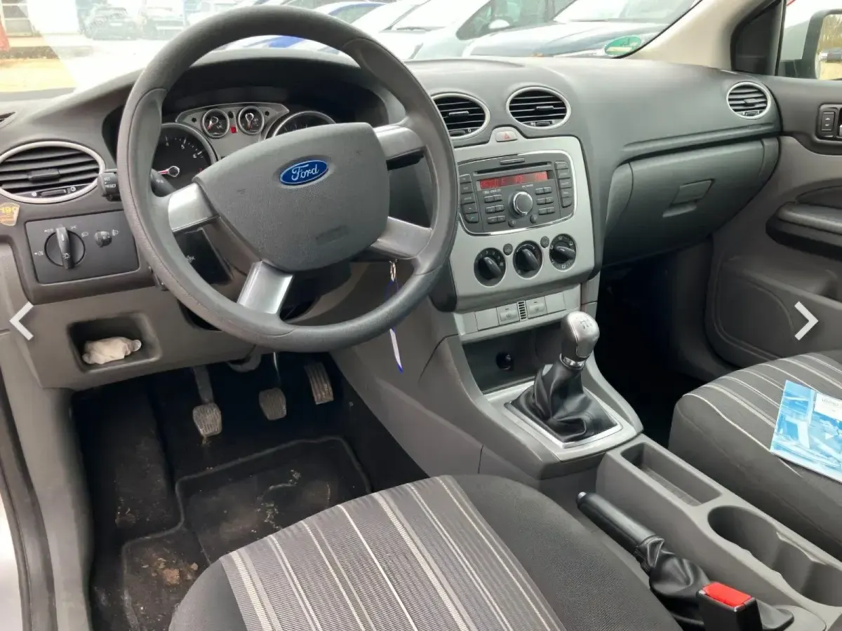 Gebraucht Ford Focus 101 PS (74 kW) 2010 Silber Limousine
