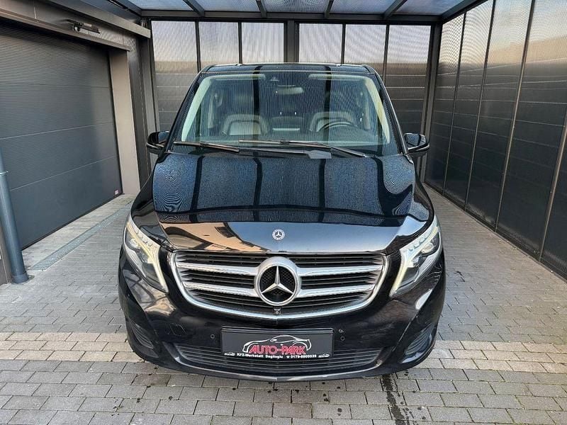 Gebraucht Mercedes V220 Avantgarde 163 PS (119 kW) 2019 Schwarz Van / Kleinbus