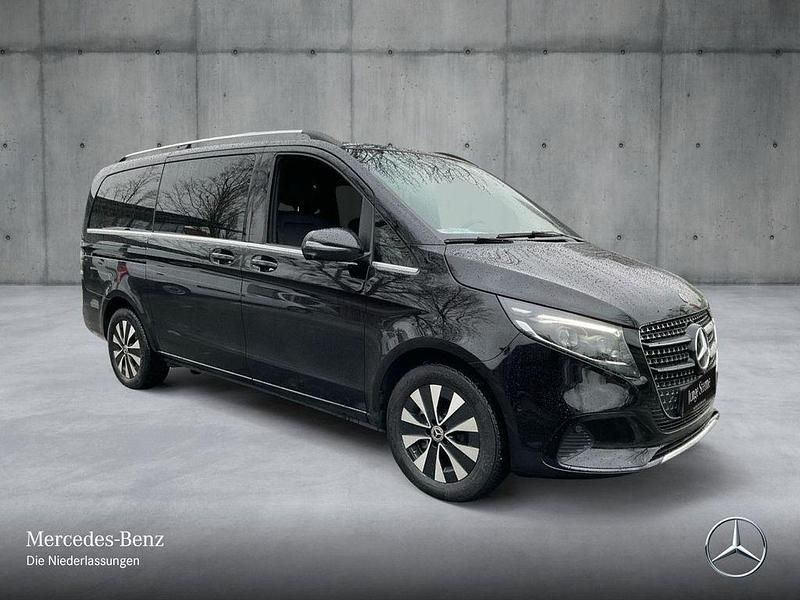 Gebraucht Mercedes V300 Avantgarde 237 PS (174 kW) 2025 Schwarz Van / Kleinbus