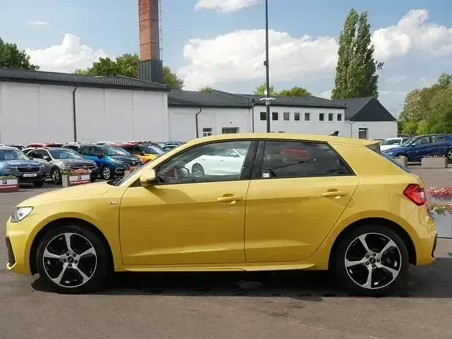 Gebraucht Audi A1 Comfort 2023 Gelb SUV