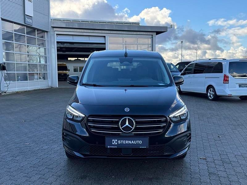 Gebraucht Mercedes T180 Progressive 131 PS (96 kW) 2025 Loparitschwarz metallic Van / Kleinbus