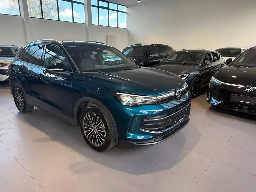 Gebraucht VW Tiguan Goal 150 PS (110 kW) 2025 Nightshade blue metallic SUV