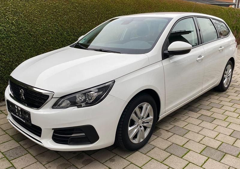 Gebraucht Peugeot 308 Active 131 PS (96 kW) 2019 Weiß Kombi