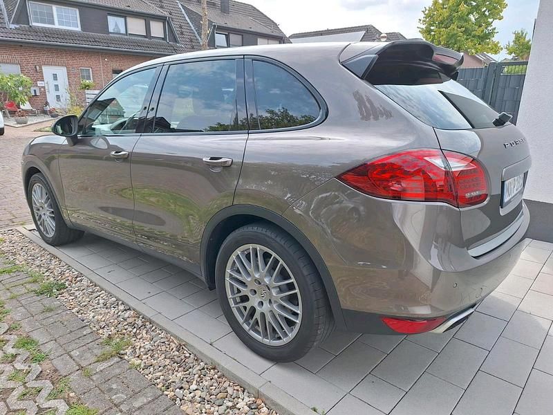 Gebraucht Porsche Cayenne S 400 PS (294 kW) 2011 Braun SUV