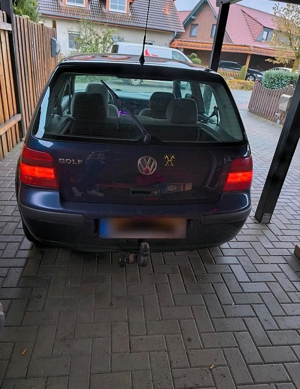 Gebraucht VW Golf 100 PS (73 kW) 1998 Blau Coupé