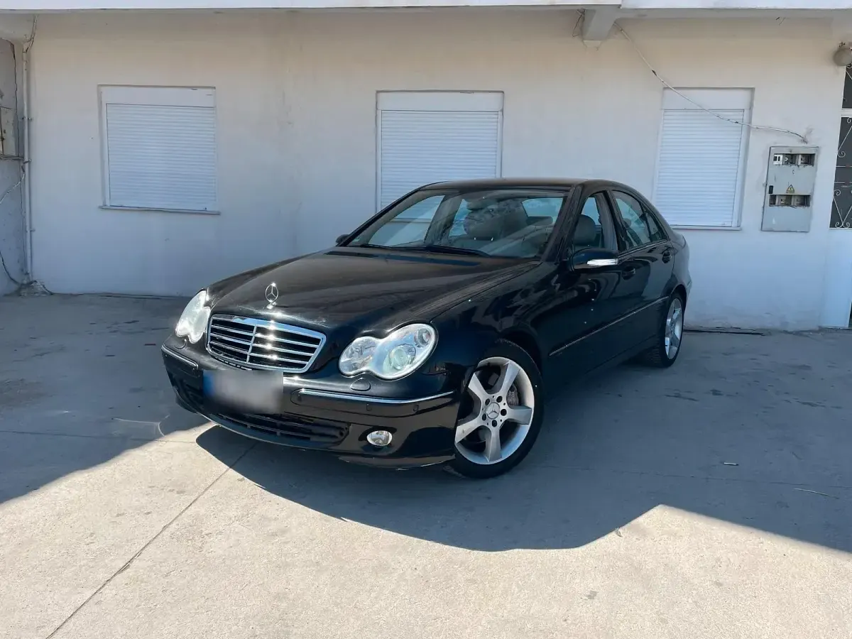 Gebraucht Mercedes C320 Avantgarde 224 PS (164 kW) 2007 Schwarz Limousine