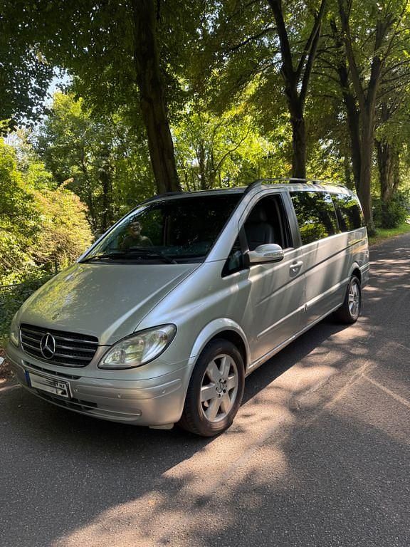 Silber Gebraucht 2007 Mercedes Viano Van / Kleinbus | 10.500 € (Fairer Preis) - Bild 1/4
