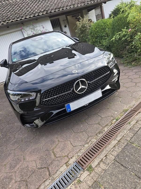 Schwarz Gebraucht 2024 Mercedes CLA200 Coupé | 44.499 € - Bild 1/4