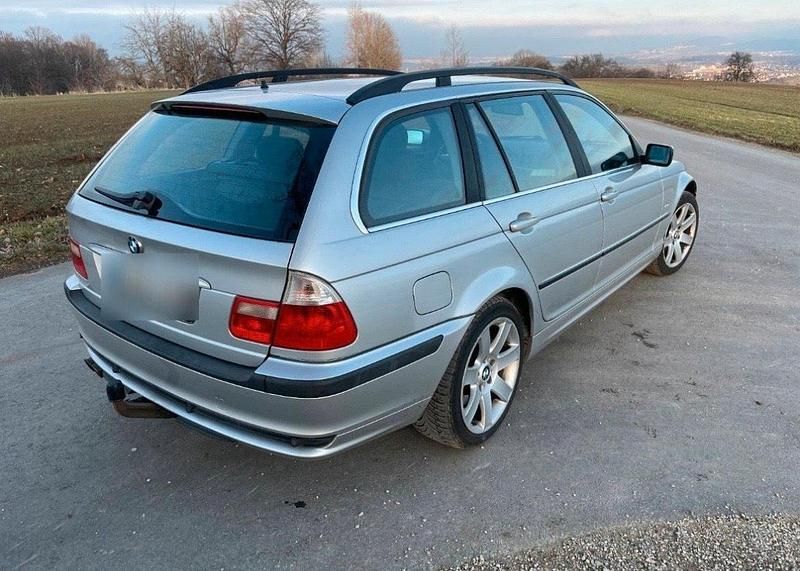 Second-hand BMW 330 231 CP (169 kW) 2001 Argintiu Break