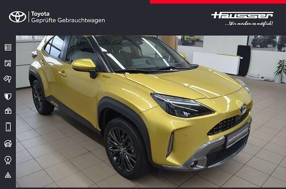 Warm gold metallic Gebraucht 2022 Toyota Yaris Hybrid Advance | 25.840 € (Etwas zu teuer) - Bild 1/4