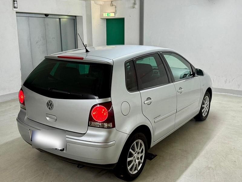 Silber Gebraucht 2009 VW Polo United Limousine | 2.700 € (Guter Preis) - Bild 1/4