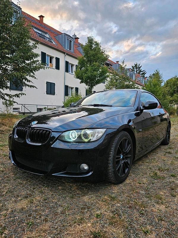 Schwarz Gebraucht 2009 BMW 320 Cabriolet M Sport Cabrio | 7.900 € (Guter Preis) - Bild 1/4