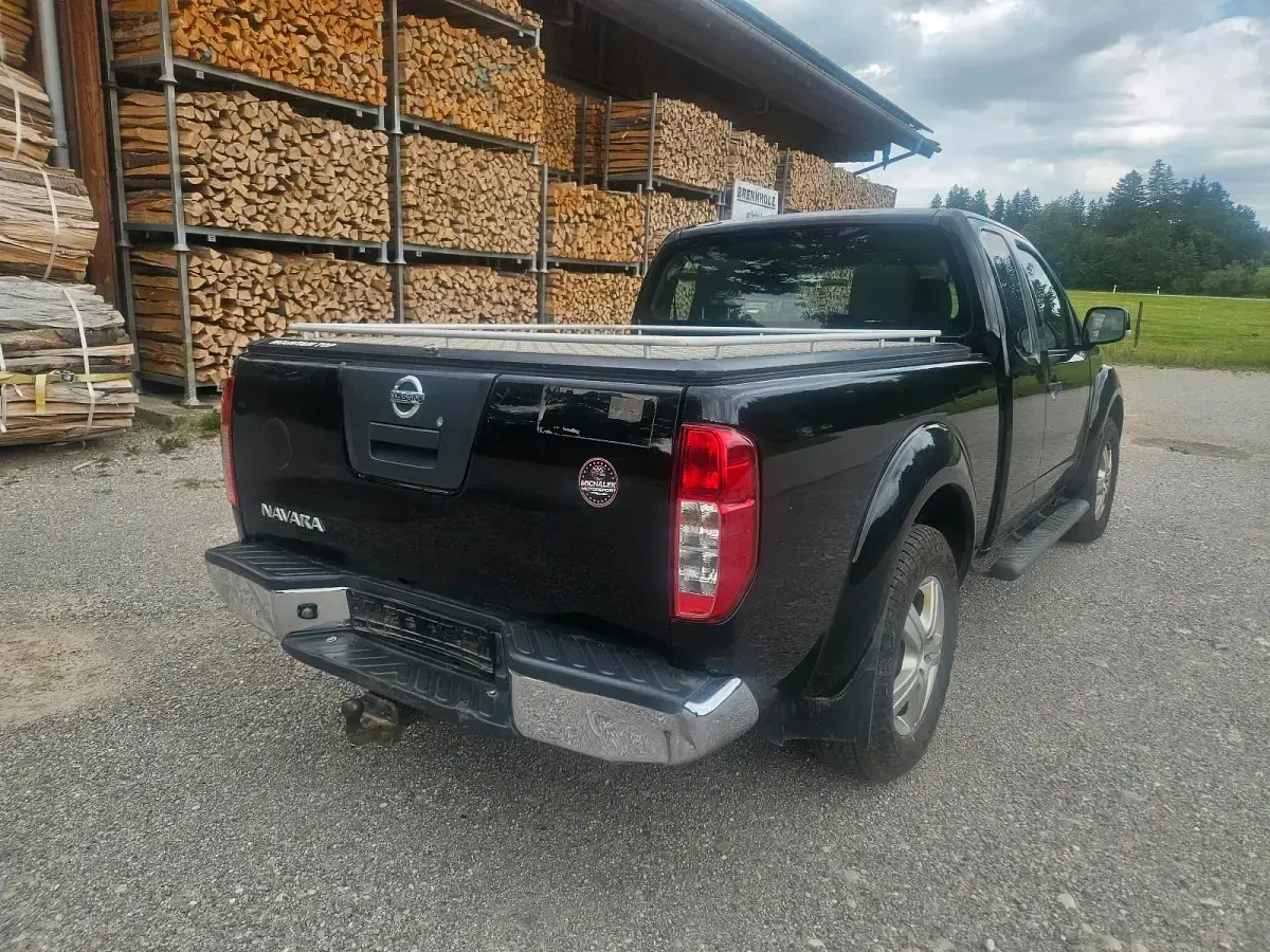 Gebraucht Nissan Navara 190 PS (139 kW) 2012 Schwarz Pickup
