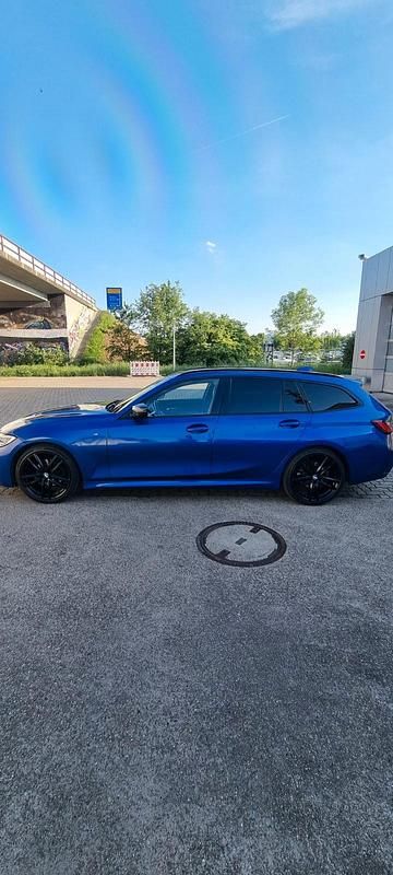 Gebraucht BMW 320 M Sport 190 PS (139 kW) 2020 Blau Kombi