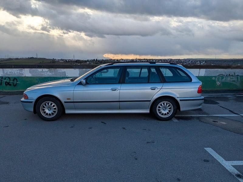Gebraucht BMW 523 170 PS (125 kW) 1998 Silber Kombi