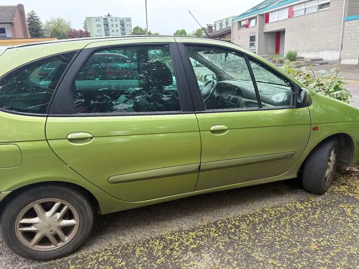 Gebraucht Renault Scénic Authentique 95 PS (69 kW) 2002 Grün Van / Kleinbus