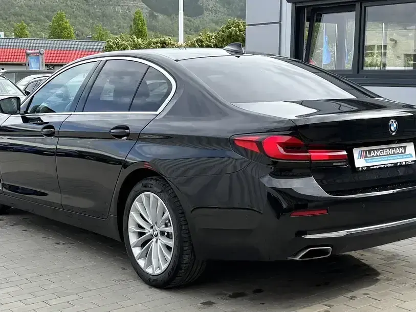 Gebraucht BMW 540 Efficient Dynamics 340 PS (250 kW) 2022 Schwarz Limousine