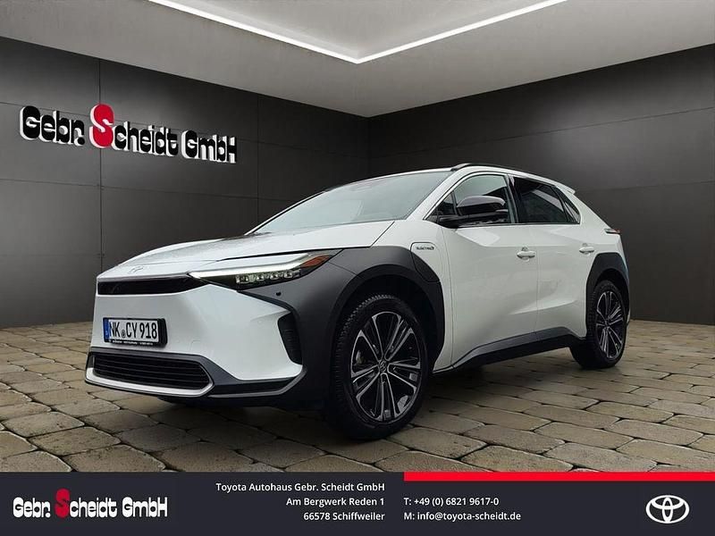 Platinumweiß perleffekt Gebraucht 2023 Toyota bZ4X Basis SUV | 31.255 € (Fairer Preis) - Bild 1/4