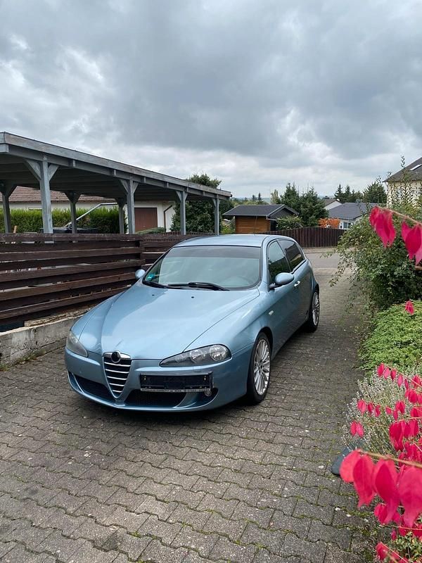 Blau Gebraucht 2006 Alfa Romeo 147 Kleinwagen | 1.450 € (Fairer Preis) - Bild 1/4