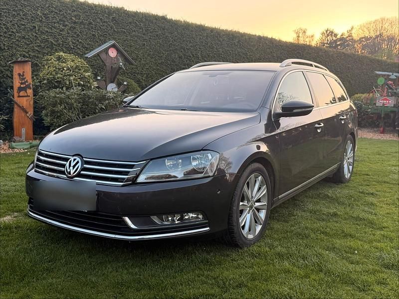 Gebraucht VW Passat Highline 140 PS (102 kW) 2011 Braun Kombi