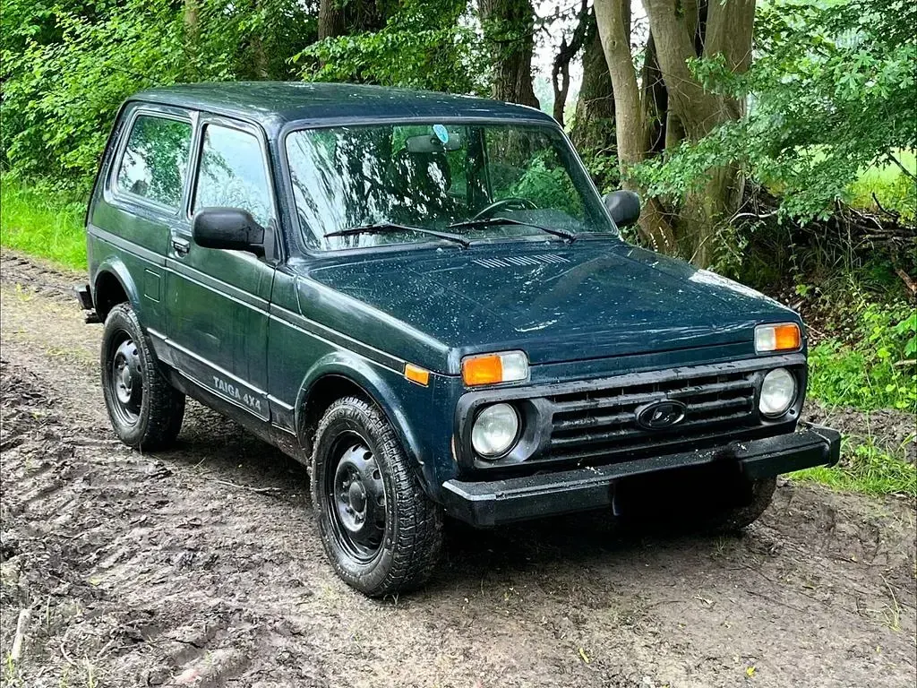 Gebraucht Lada niva 83 PS (61 kW) 2017 Grün SUV