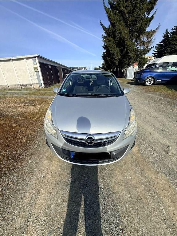 Gebraucht Opel Corsa Edition 87 PS (63 kW) 2012 Silber Kleinwagen