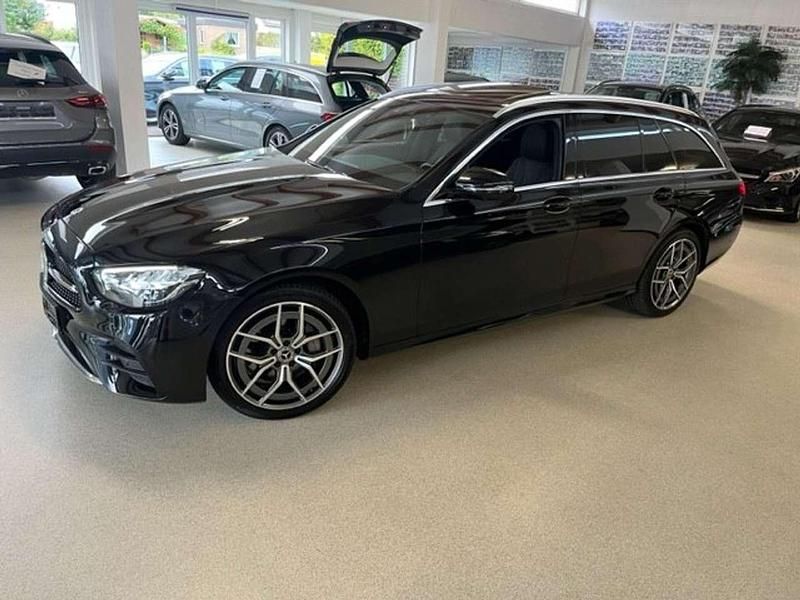 Gebraucht Mercedes E300 AMG 265 PS (194 kW) 2022 Obsidianschwarzmetallic Kombi