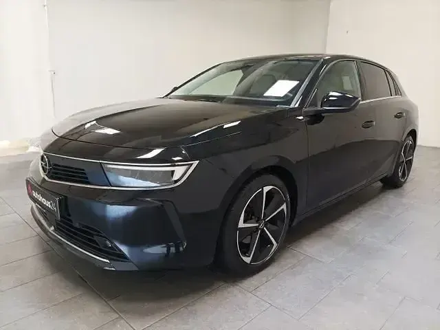 Gebraucht Opel Astra Elegance 131 PS (96 kW) 2023 Schwarz Kleinwagen