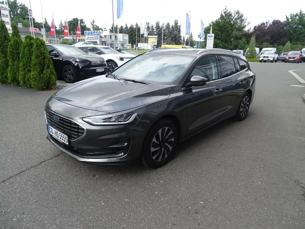 Gebraucht Ford Focus Titanium 125 PS (91 kW) 2025 Magnetic metallic Kombi