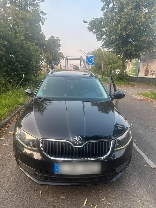 Gebraucht Skoda Octavia 110 PS (80 kW) 2016 Schwarz Kleinwagen