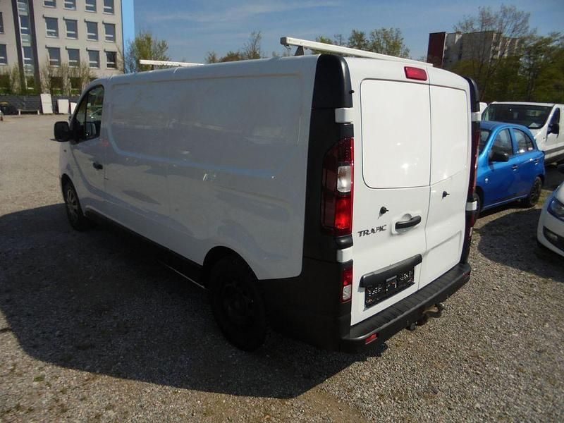 Second-hand Renault Trafic 121 CP (88 kW) 2019 Alb Monovolum