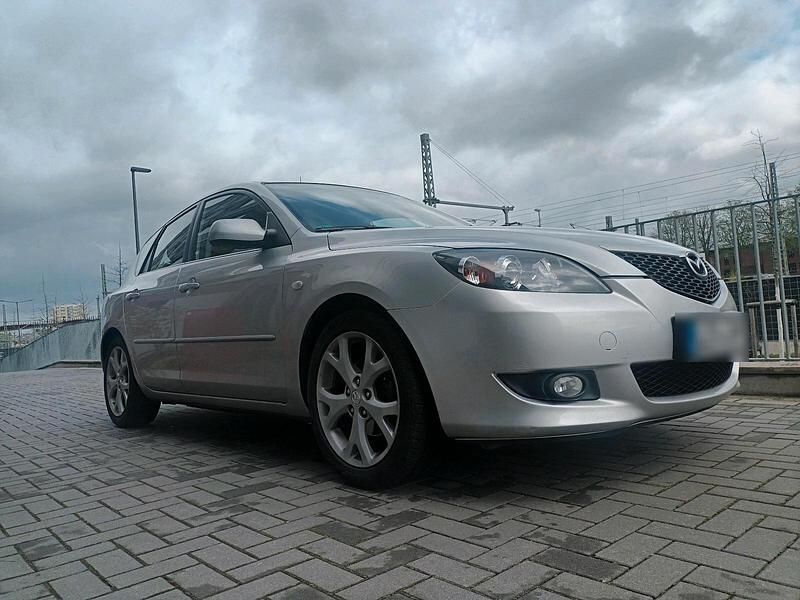 Usata Mazda 3 105 CV (77 kW) 2004 Argento Utilitaria