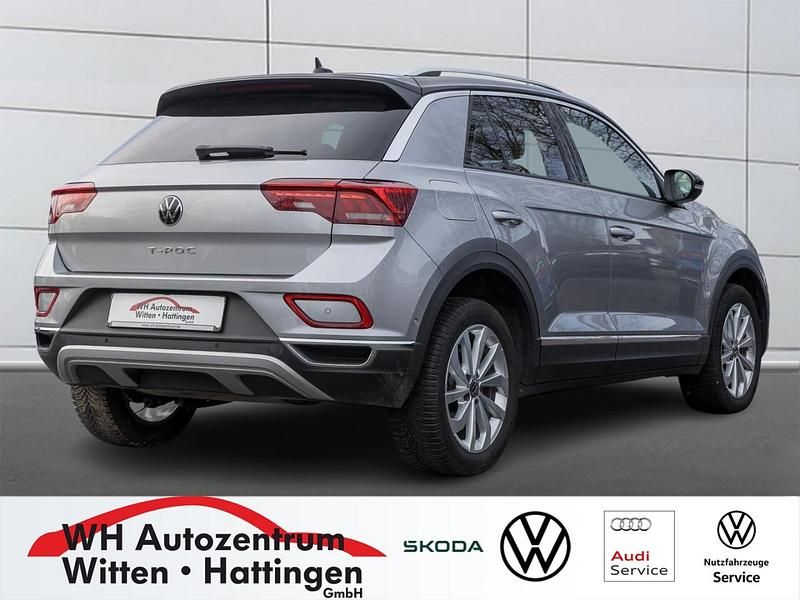 Gebraucht VW T-Roc Style 110 PS (80 kW) 2023 Pyrit silber metallic SUV