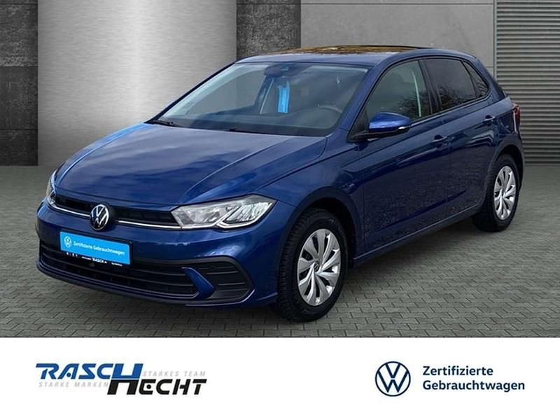 Reef blue metallic Gebraucht 2025 VW Polo Life Limousine | 21.890 € (Fairer Preis) - Bild 1/4
