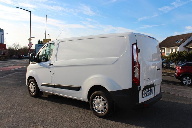 Gebraucht Ford Transit Custom Trend 131 PS (96 kW) 2016 Frost weiß Van / Kleinbus